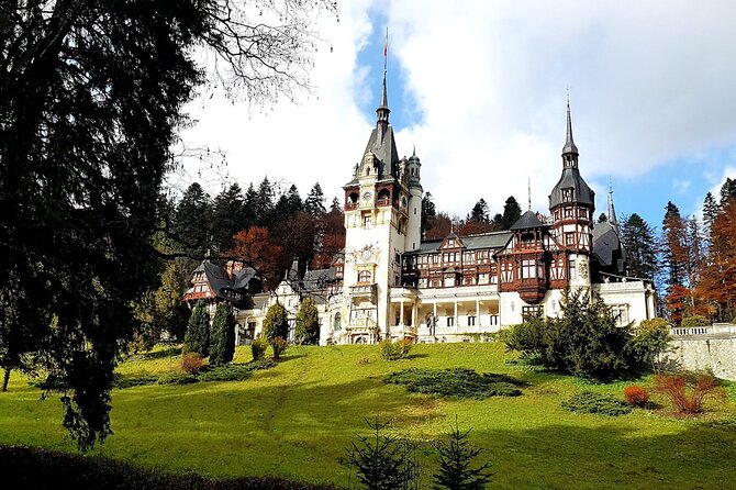 2-Day Small-Group Tour in Transylvania from Bucharest - Maximum 5 Persons - Day 1: Peles Castle, Brasov break, and Bran Castle by Dracula’s landmark