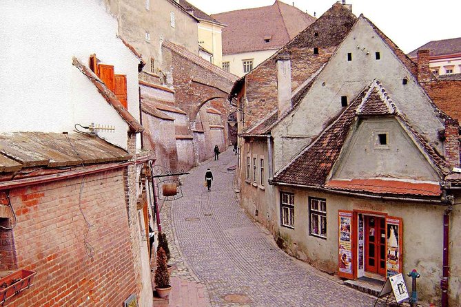 3-Day Transylvania Tour with Dracula's Castle - Hotels, breakfasts, and the food reality on the road