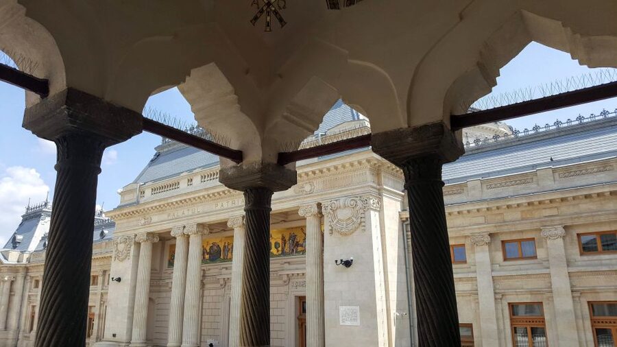 3-Hour Guided Tour of Communist Bucharest - 1989 Revolution Sites and the Fall of the Iron Curtain