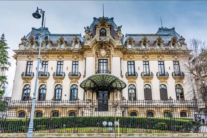 4h Bucharest Panoramic Tour by Car with stops - Piața Revoluției gets the extra time