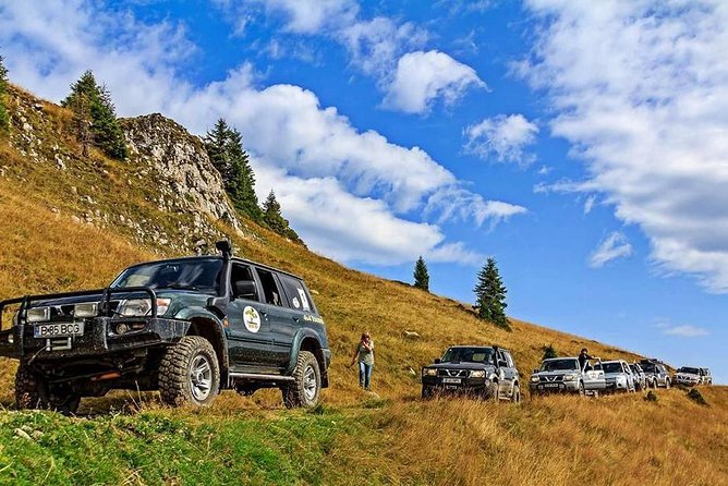 4x4 Driving Experience at Flying Altitudes - 7 Days - Day 2: Bran Castle, Dracula Teeth viewpoint, and staying at 1100m in Poiana Mărului