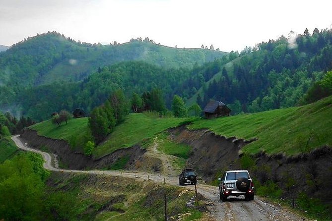 4x4 Nature Tour in Land of Dracula - 1 day - Magura and Rolling-Hills Drives: Piatra Craiului Views and Wooden-House Romania