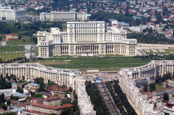 8h Bucharest full-day Tour, Parliament and Top Attraction, Privat - Day flow: pickup, two start times, and Bucharest timing