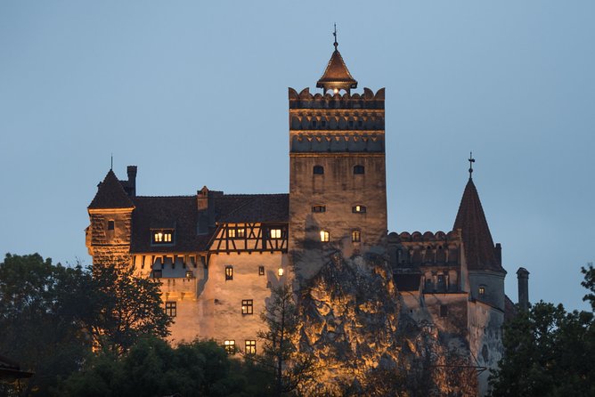 Adventure trip to Transylvania in 3 days from Bucharest - Day 1: Peles Castle to Bran Castle, the Royal-Then-Myth Sequence