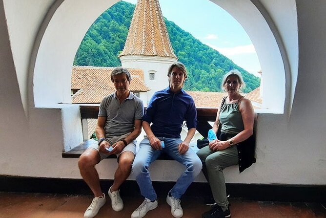 Bears Sanctuary, Dracula Castle and Poiana Brasov-Private day tour from Brasov - Private, air-conditioned day tour starting at 8:30 from Brasov