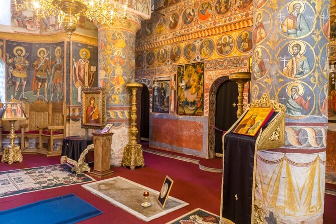 Bison Sanctuary, Vlad the Impaler Princely Court & Dracula Grave - Tips for a smoother day: shoes, questions, and when to shoot photos