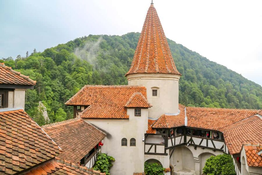 Brașov: Bran, Râșnov, and Peleș Castles Tour with Guide - Starting in Brașov: The day plan that keeps you sane