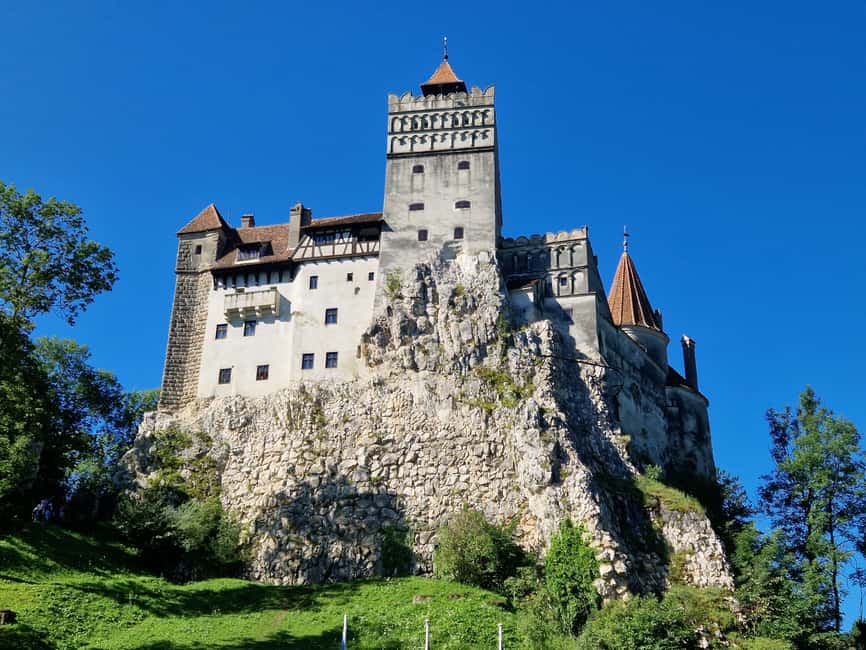 Brașov: Bran, Râșnov, and Peleș Castles Tour with Guide - Bran Castle: Gothic legends, Vlad DNA, and the real border story