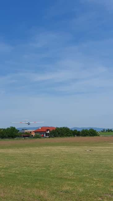 Brasov: Glider Flight Experience at Sanpetru Airfield - In the air for about 6 minutes: Brasov views from above