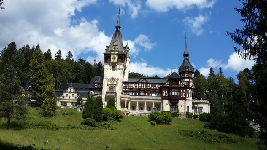 Brasov: Peles Castle, Bran Castle & Rasnov Fortress Day Tour - Who should book, and who should think twice
