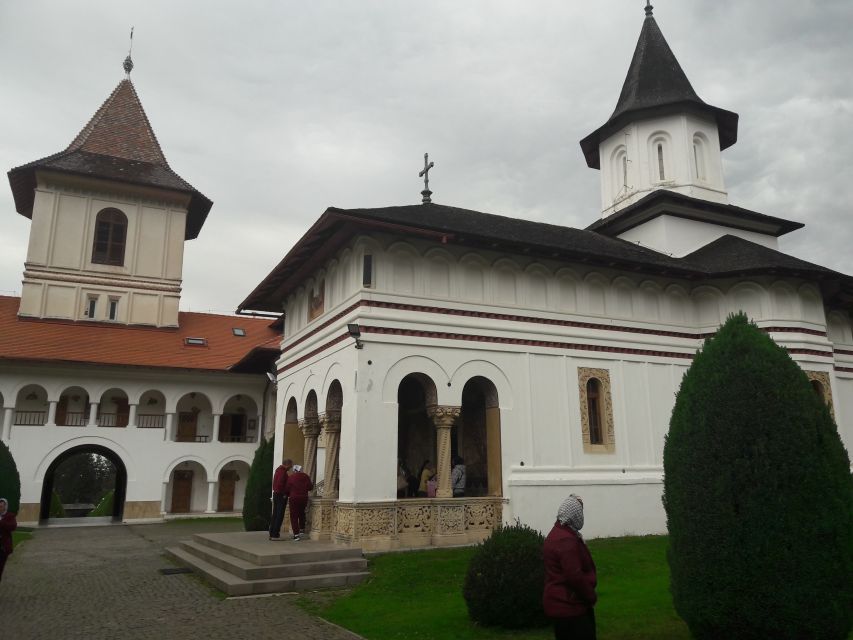 Brasov: Transfagarasan Highway, Balea Lake & Carta Monastery - Balea Glacier Lake at 2,034 meters: the view does the talking