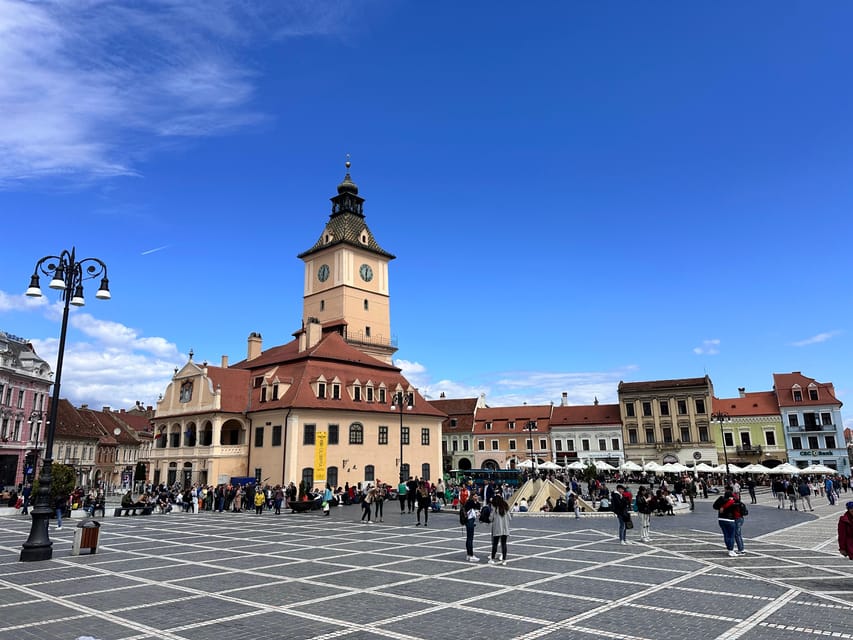 Brasov: Walking Tour of the Old Town & Photo Hotspots - Black Church time and Council Square wrap-up