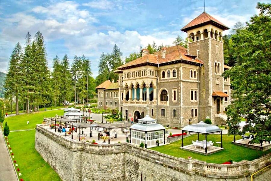 Bucharest: 3 Castles Day Trip Dracula, Peles & "Wednesday" - The real experience: a long day that’s worth it