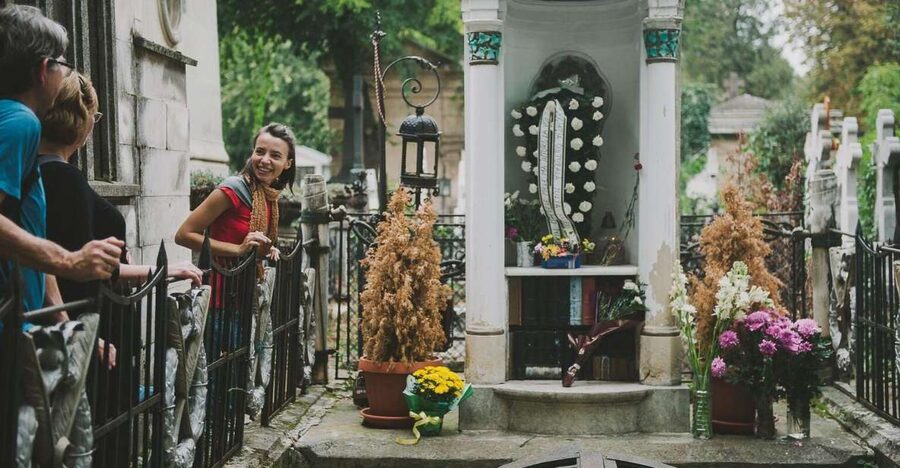 Bucharest: 3-Hour Dark History Tour with a Local - Key points