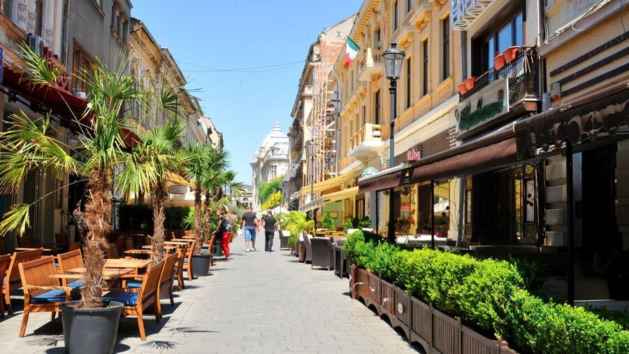 Bucharest: 4-Hour Walking Food Tour in the Old Town - Romanian Pies First: The Starter That Sets the Tone
