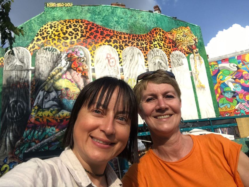 Bucharest: Alternative Sightseeing 2.5-3h-Hour Guided Tour - Kraft Market and quick photo time: how small stops change the big picture