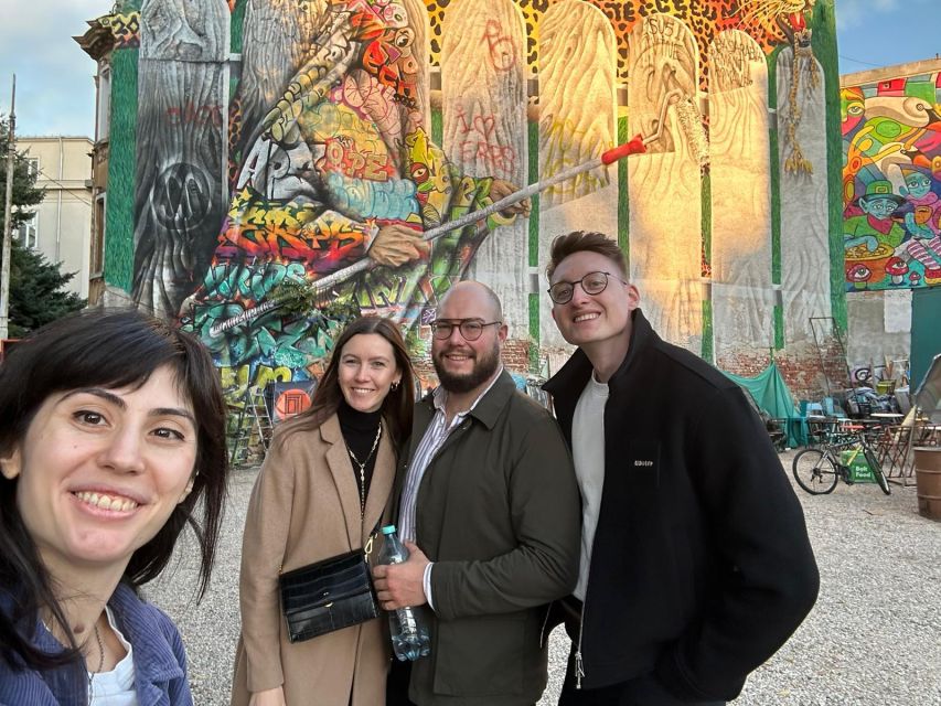 Bucharest: Alternative Sightseeing 2.5-3h-Hour Guided Tour - Along Calea Victoriei: street art on a major boulevard