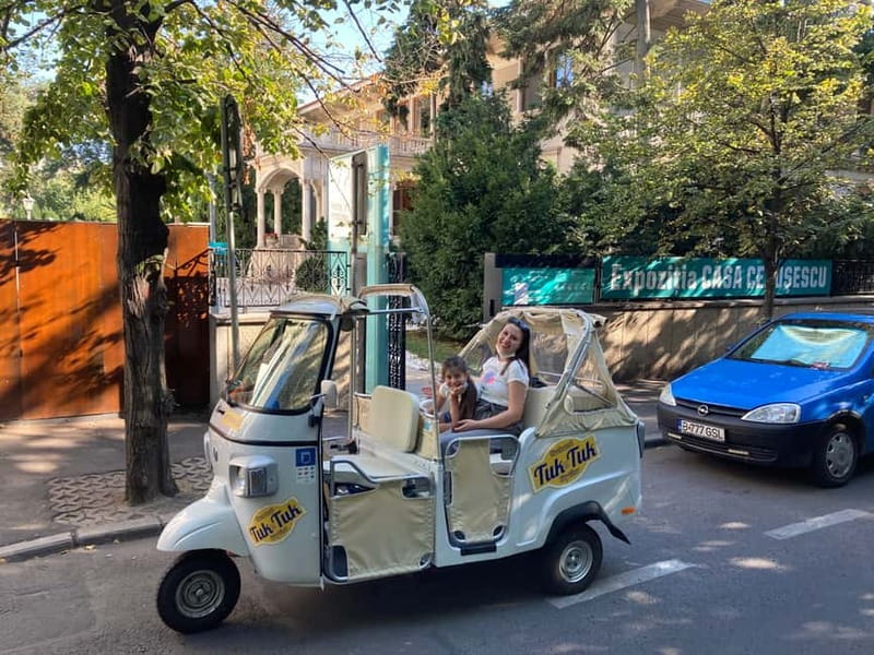 Bucharest: Best of Bucharest Private Tuk-Tuk Tour - Triumphal Arch and Calea Victoriei: made for photos from the open air