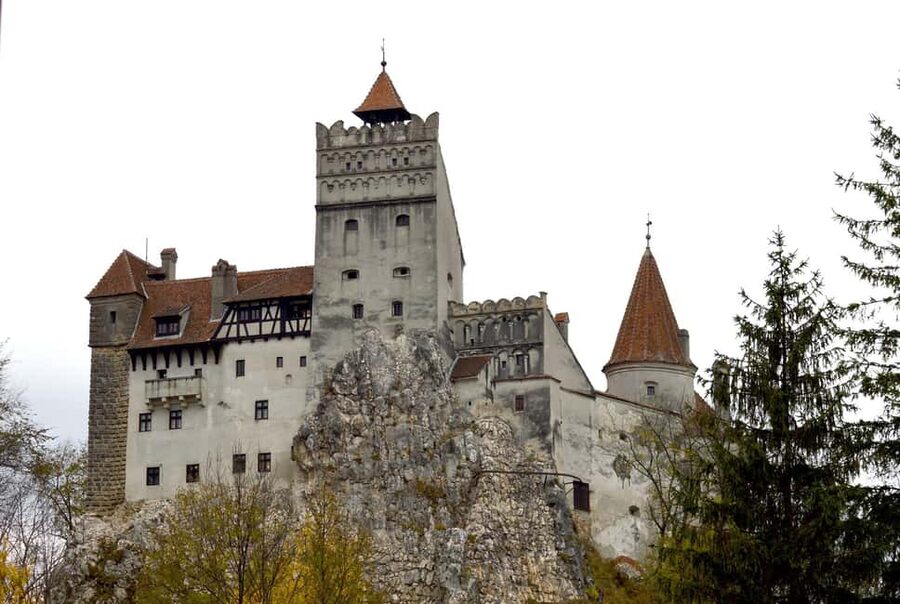 Bucharest: Bran Castle , Peles Castle & Brașov Day Tour - Group Size And Comfort: Private Options, But Same Big Day Energy
