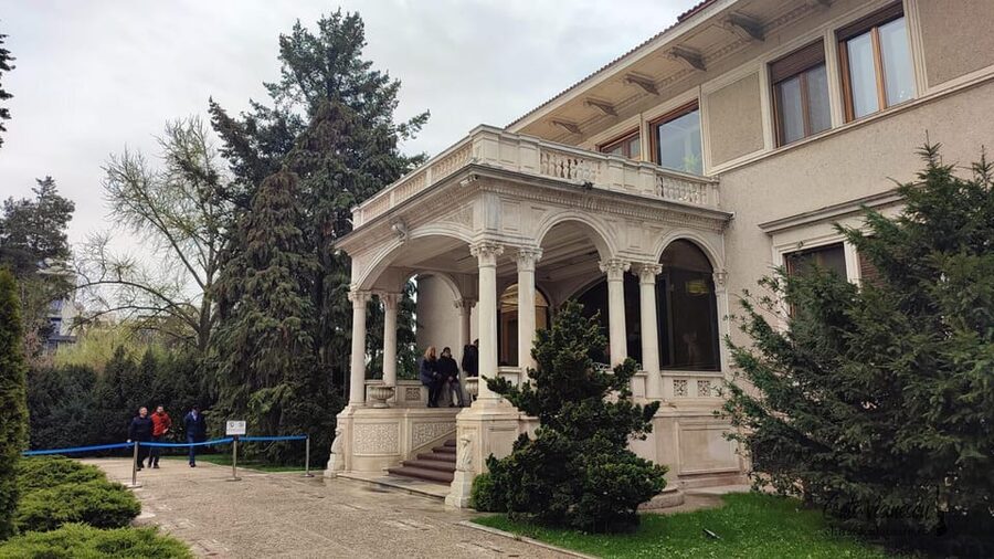 Bucharest city tour by car - The Core Stops: Palace of Parliament, Ceaușescu House, and Revolution Square