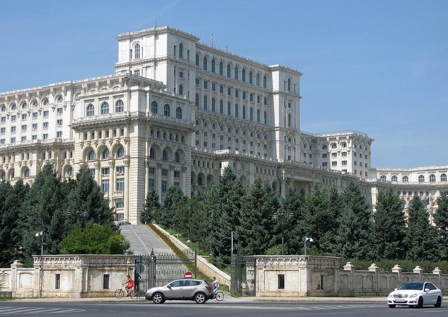 Bucharest city tour by car - How the Route Feels: Old Town to Press House at City Speed