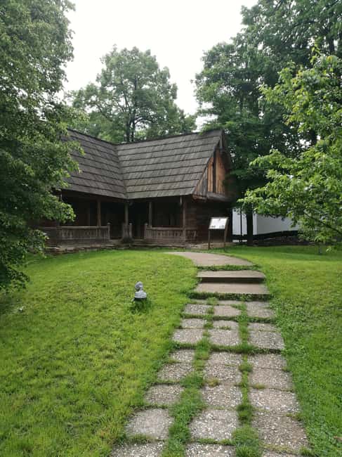 Bucharest city tour: Village Museum visit & Panormaic tour - Panoramic drive highlights: photo stops that help you see the city’s spine