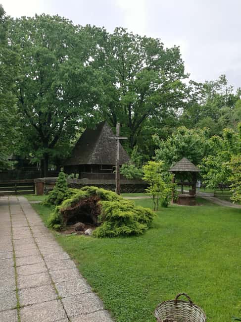 Bucharest city tour: Village Museum visit & Panormaic tour - What the guide does (and why the small-group feel helps)