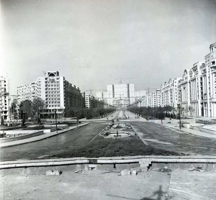 Bucharest Communism: From Lenin to Ceausescu - Revolution Square finale: the end game at the place people still remember