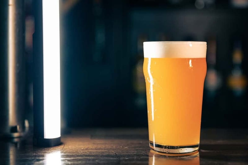 Bucharest: Craft Beer Tour with Traditional Meal - The pacing: 3 hours that balance walking, beer, and a real meal