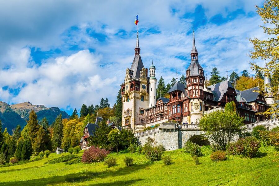 Bucharest: Day Trip to Dracula Castle, Peles Castle & Brașov - Bran Castle and Dracula’s legend: how to enjoy the climb and not get disappointed