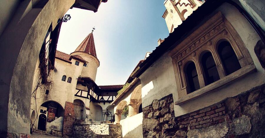 Bucharest: Dracula Castle, Peles Castle & Brasov Guided Tour - Should you book this Bucharest to Transylvania day trip?