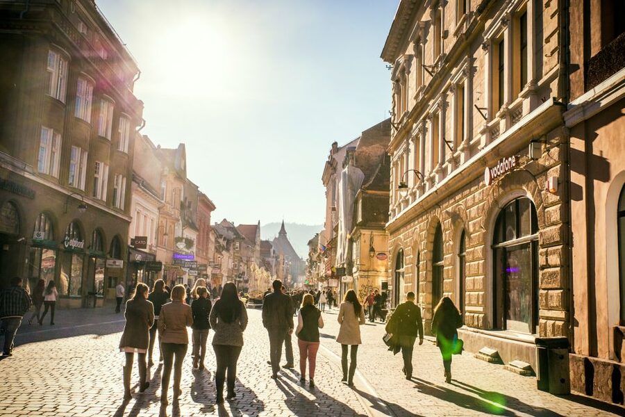 Bucharest: Dracula Castle, Peles Castle & Brasov Old Town - Bran Castle and Dracula Vibes: What It Feels Like On-Site