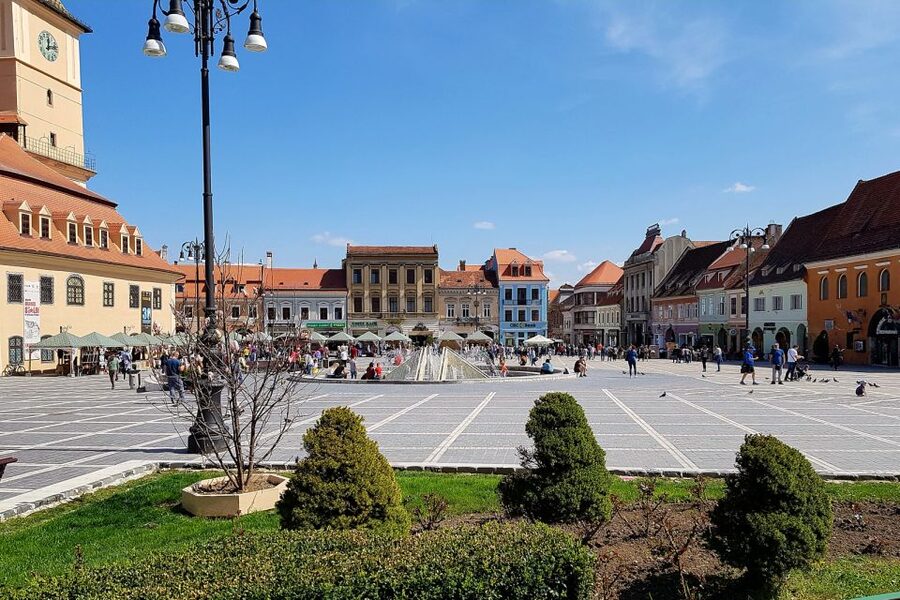 Bucharest: Dracula Castle, Peles Castle & Brasov Old Town - Should You Book This Transylvania Day Trip?