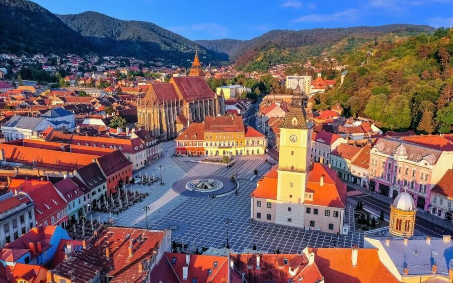 Bucharest: Dracula's Castle, Peleș Castle & Brașov Day Trip - Bran Castle and the Dracula-Vlad story mix: where legend meets viewpoint