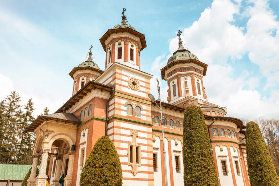 Bucharest: Dracula's Castle, Peleș Castle & Brașov Day Trip - Final call: should you book it