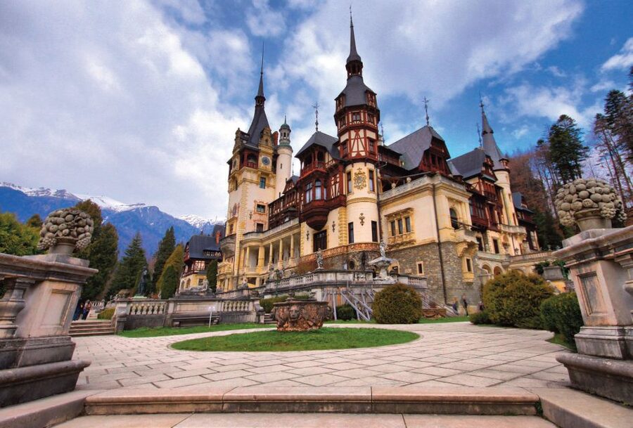 Bucharest: Dracula's Castle, Peles Castle, & Brasov Old Town - Brasov Old Town: Renaissance to neo-Classic houses plus fortress walls