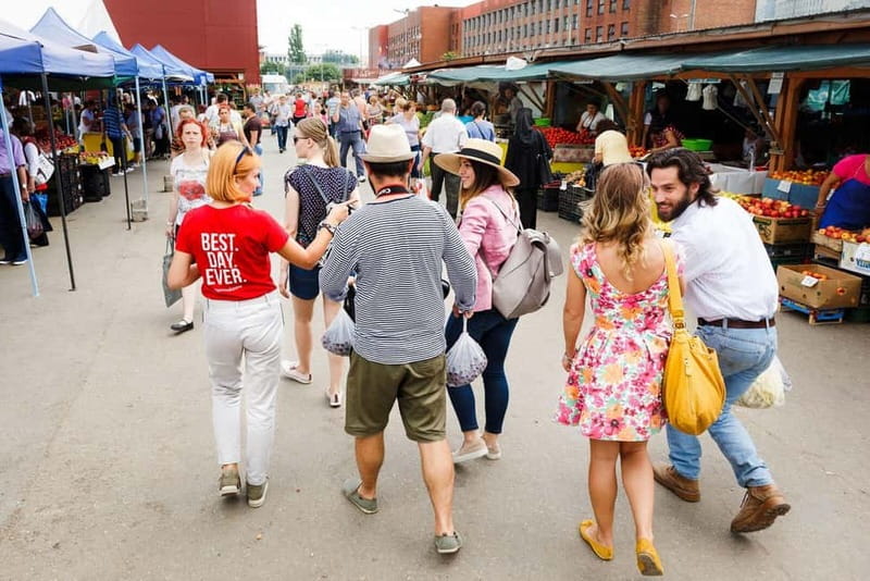 Bucharest: Hidden Markets Walking Tour with Tastings - Meeting at Teatrul Național București and the Fast History Warm-Up
