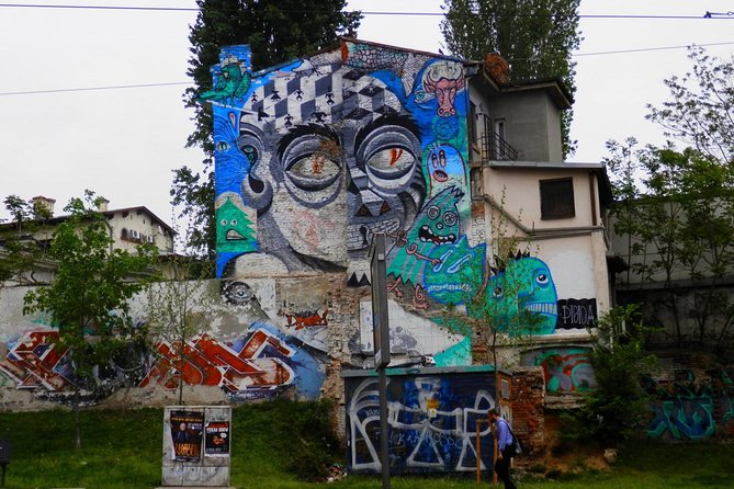 Bucharest Layover Tour (6 - Hour Private City Tour Between Flights) - Where you meet, and how that affects the stress level