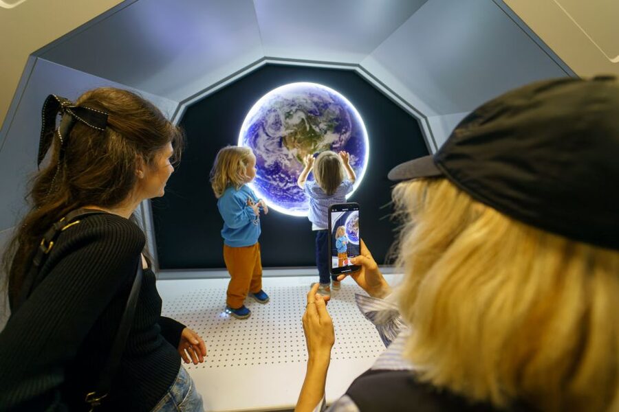 Bucharest: Museum of Senses Entry Ticket - RGB, tunnels, and optical illusions: the rooms that play with depth