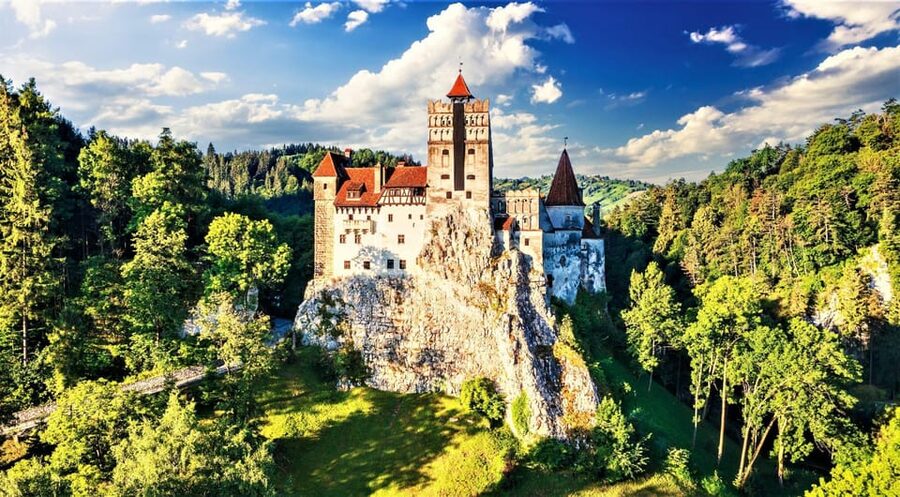 Bucharest: Peles Castle, Bran Castle, & Brasov Old Town Tour - Sinaia and Peles Castle: Royal Rooms Without the Royal Hassle