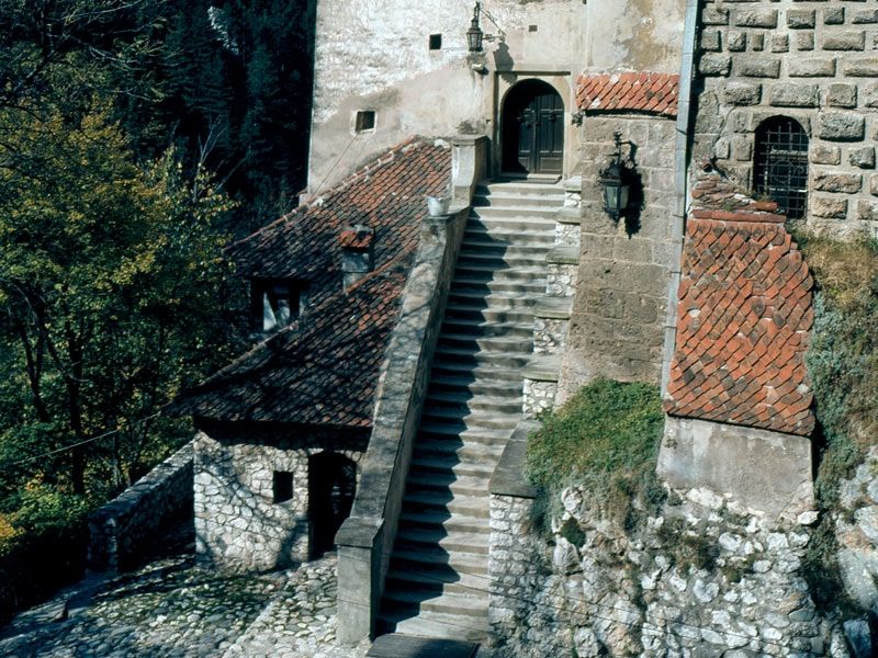 Bucharest: Peles Castle, Dracula's Castle and Brasov Tour - The drive and timing: making sense of a 12-hour Transylvania day