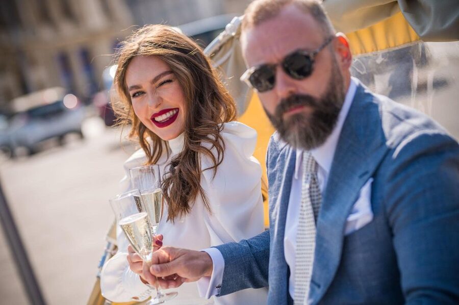 Bucharest: Romantic Tuk Tuk Tour with miniBAR - miniBAR details: what you get on board and why it improves the tour
