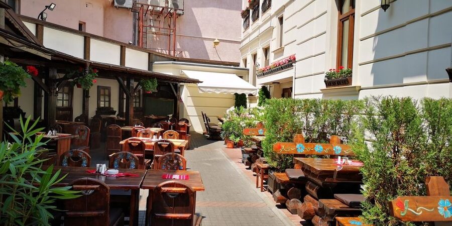 Bucharest: Street Food Tour with a Local Guide - Meeting at Lupa Capitolina: your starting point and first bites