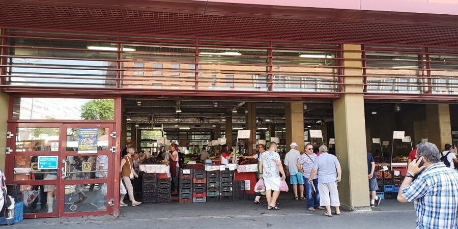 Bucharest: Street Food Tour with a Local Guide - From University Square to Cismigiu Park: walking history the easy way