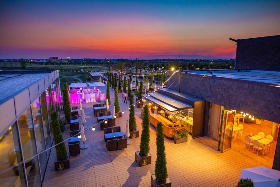 Bucharest: Therme Bucharest Entry Ticket and Transfer - Infrared lounging and outside pool time, how to plan your comfort