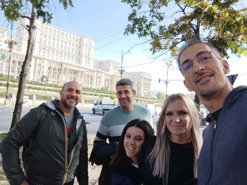 Bucharest: tour in the Parliament in Italian+exterior visit with guide - Court steps, the Dambovita, and Piața Constituției: quick context that matters