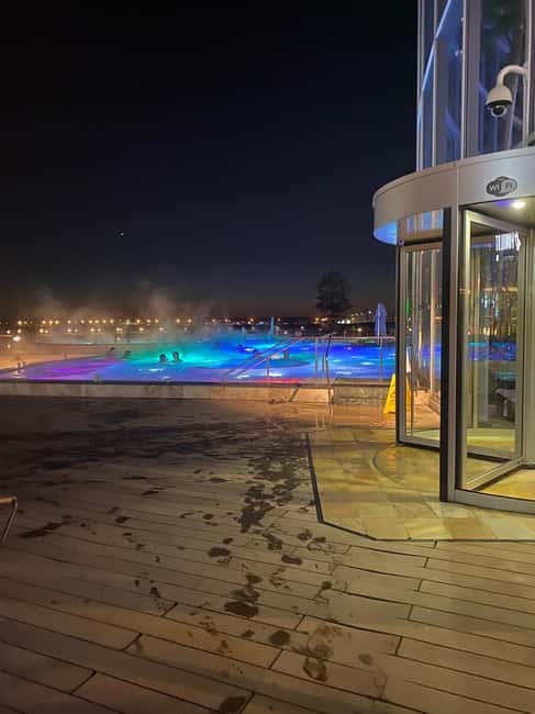 Bucuresti: Bucuresti Therme Transfer and Full-Day Access - The Palm area, calmer pools and a gentler vibe