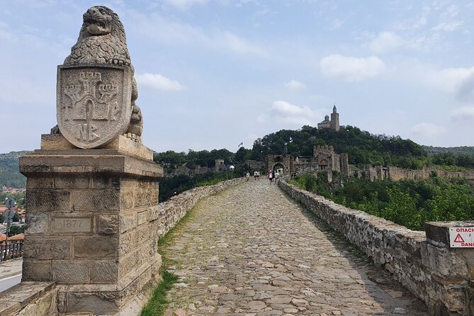 Bulgaria Day Trip: Basarabovo Monastery, Tsarevets & Arbanasi - Arbanasi Village and Konstantsalieva House: Mini Citadels You Can Photograph All Day