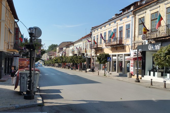 Bulgaria One Day Private Tour from Bucharest - Stop 2: Arbanasi and Chiesa della Nativita, church history in village pace
