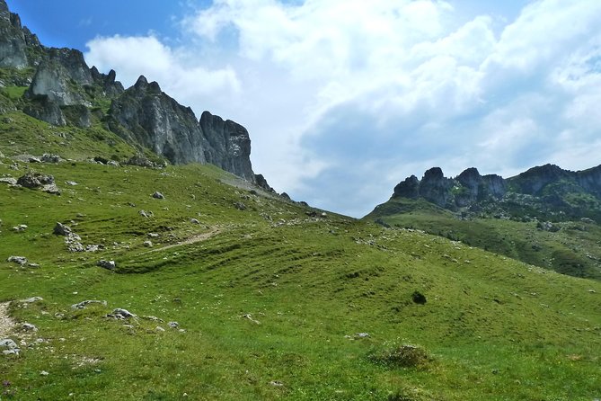 Carpathians in Romania: Bucegi Natural Park with native Spanish guide. - Why Bucegi Natural Park feels different from the usual stops